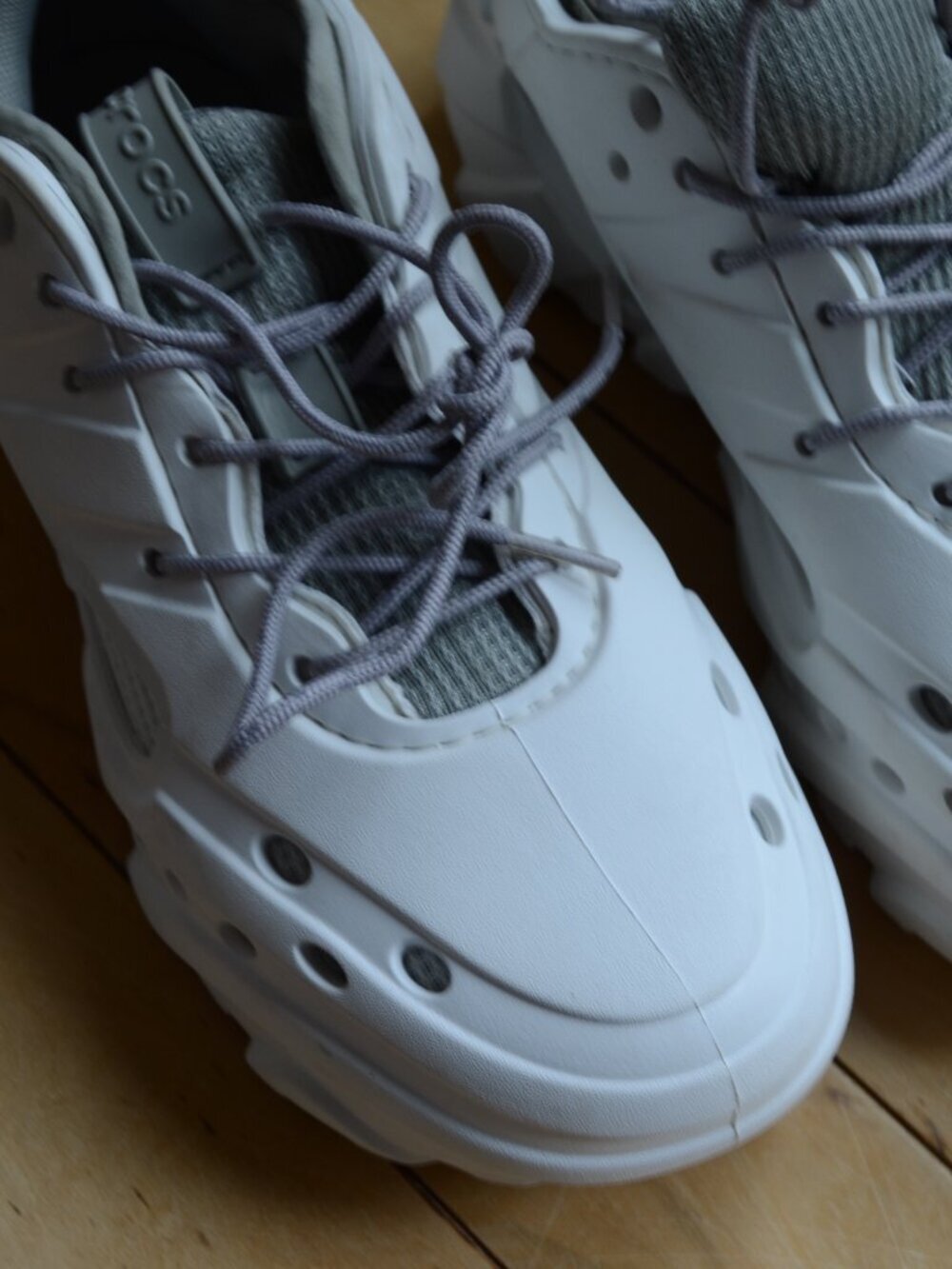 Crocs Men's Nova Trek in Almost White Multi M9 W11 - Picture 2 of 13
